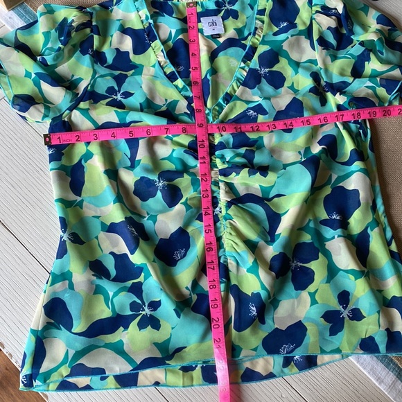 NWOT CAbi Trixie Top Floral Swirl Blue/Green Spring 2022 #6087, size Medium - Picture 7 of 7